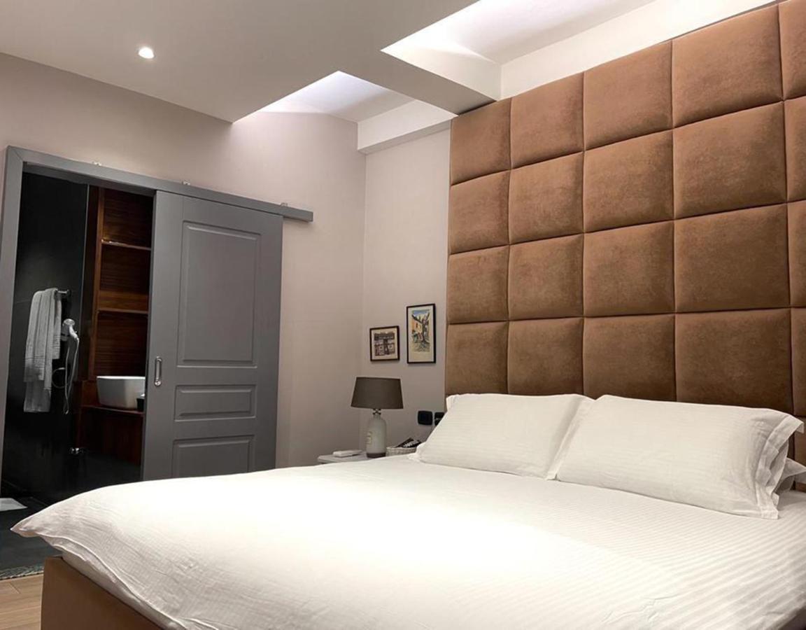 Vila Shard Boutique Hotel Tirana Esterno foto