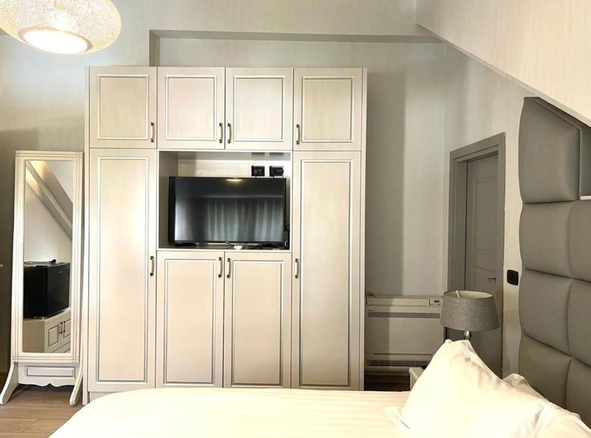 Vila Shard Boutique Hotel Tirana Esterno foto