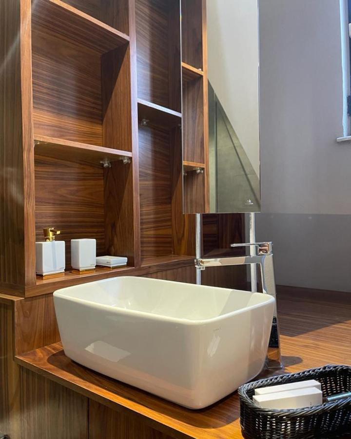 Vila Shard Boutique Hotel Tirana Esterno foto