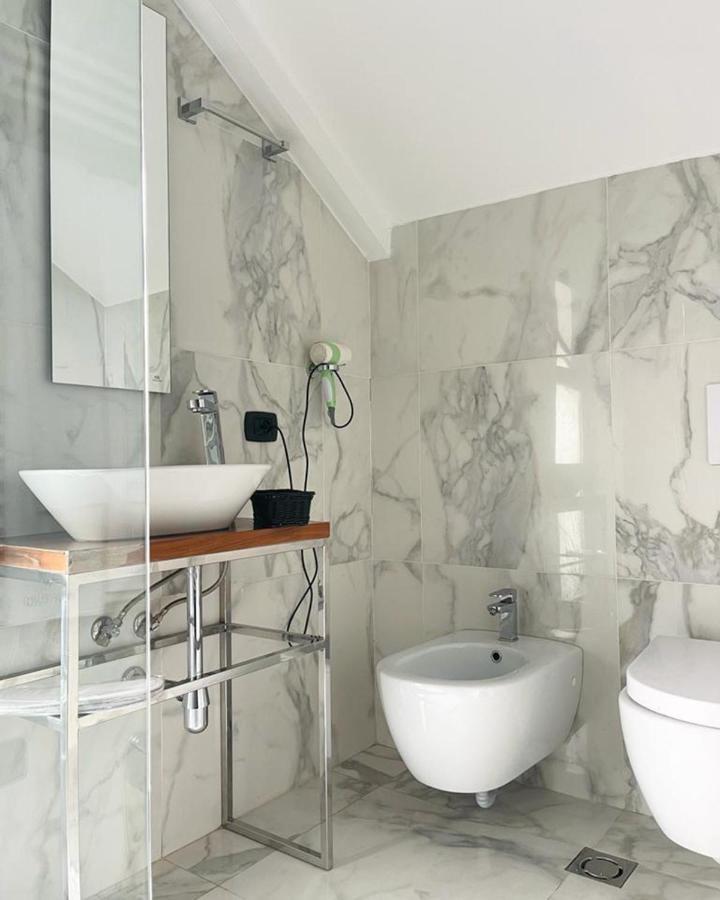 Vila Shard Boutique Hotel Tirana Esterno foto