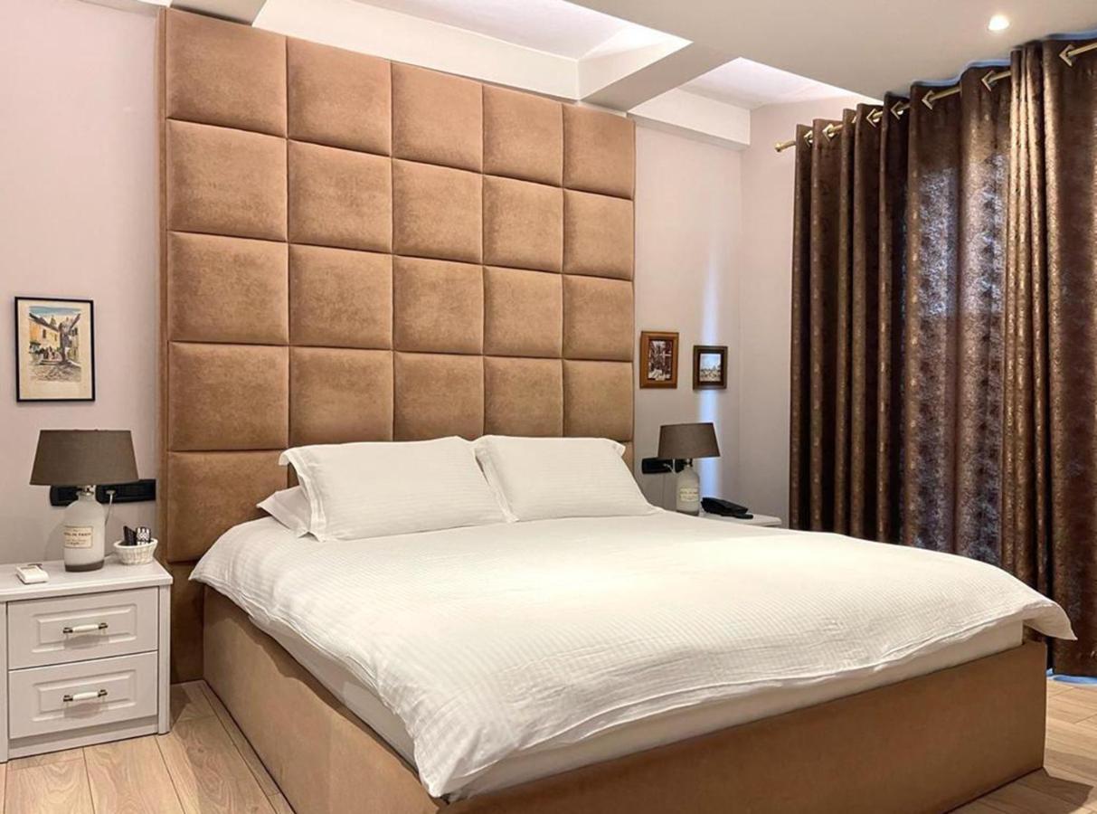 Vila Shard Boutique Hotel Tirana Esterno foto
