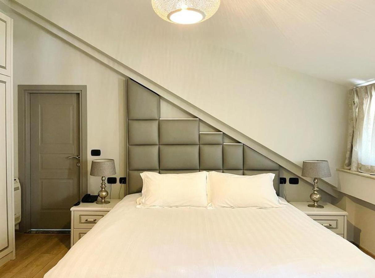 Vila Shard Boutique Hotel Tirana Esterno foto