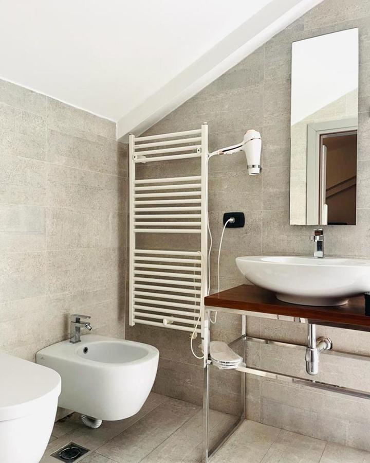 Vila Shard Boutique Hotel Tirana Esterno foto