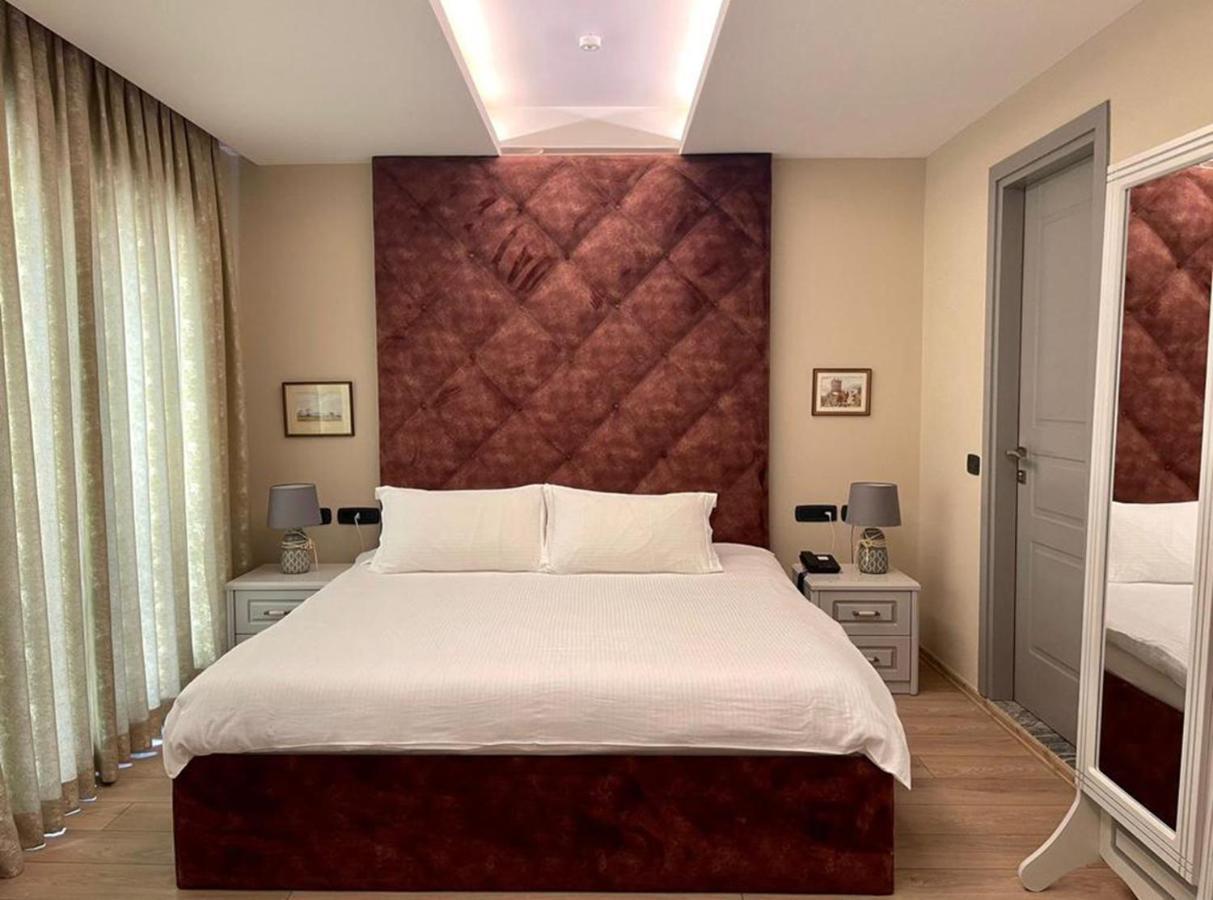 Vila Shard Boutique Hotel Tirana Esterno foto