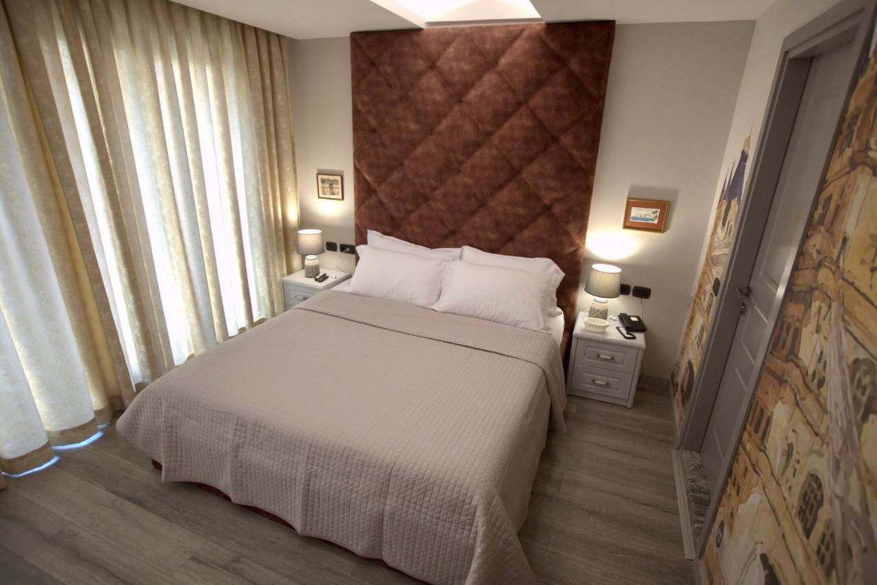 Vila Shard Boutique Hotel Tirana Esterno foto